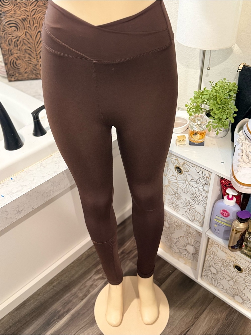 SHEIN Chocolate Brown Crossover Waist Leggings – Small
